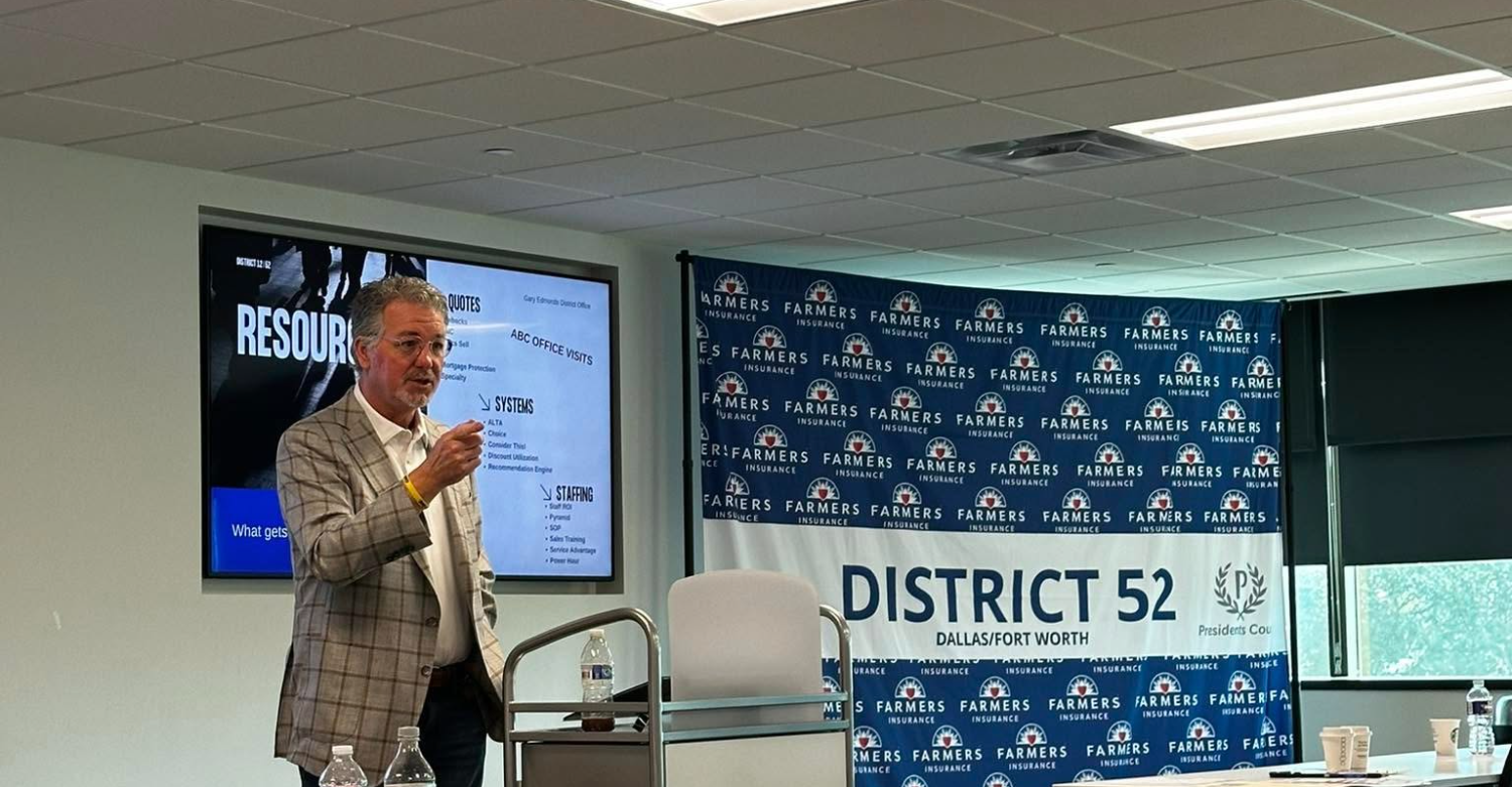 Gary Edmonds presenting at the District 52 Dallas/Fort Worth office